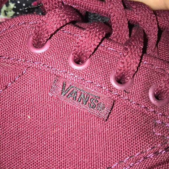 Vans - Picture 2 of 6